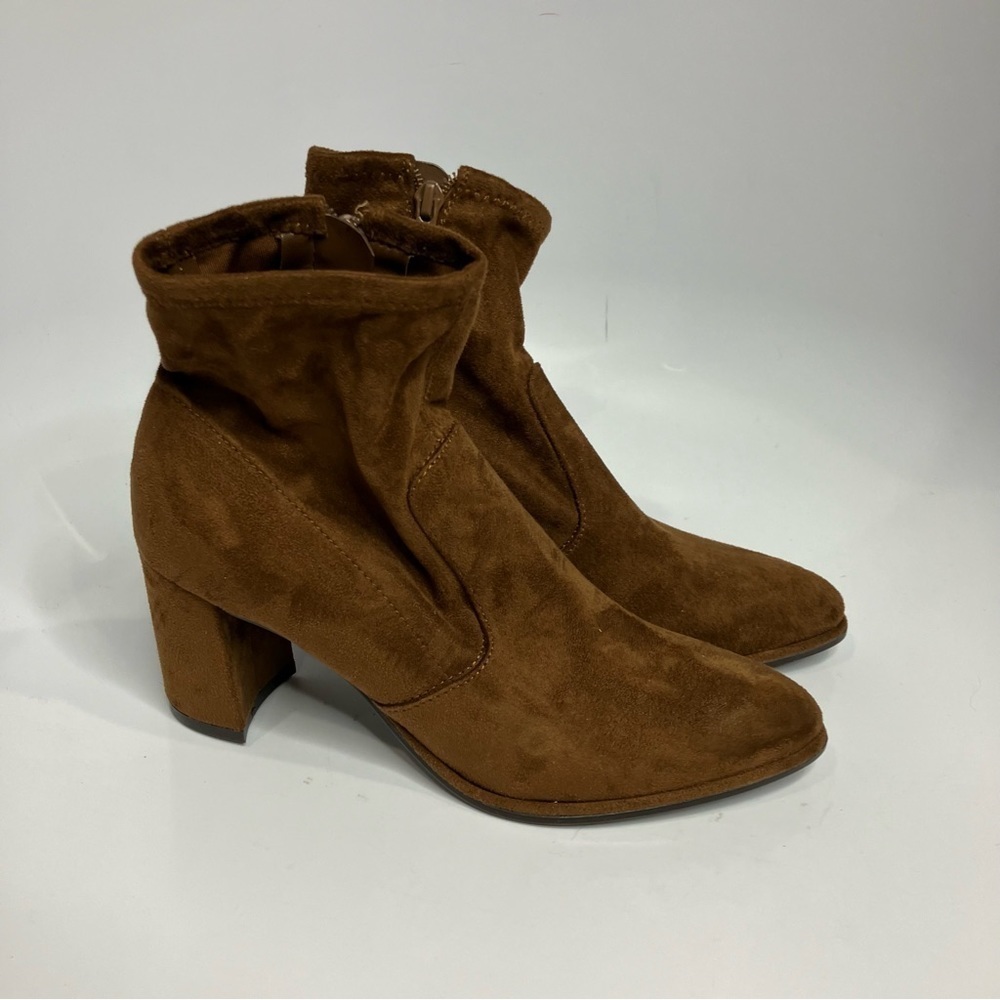 Nine West pull on boots pointed toe size 6